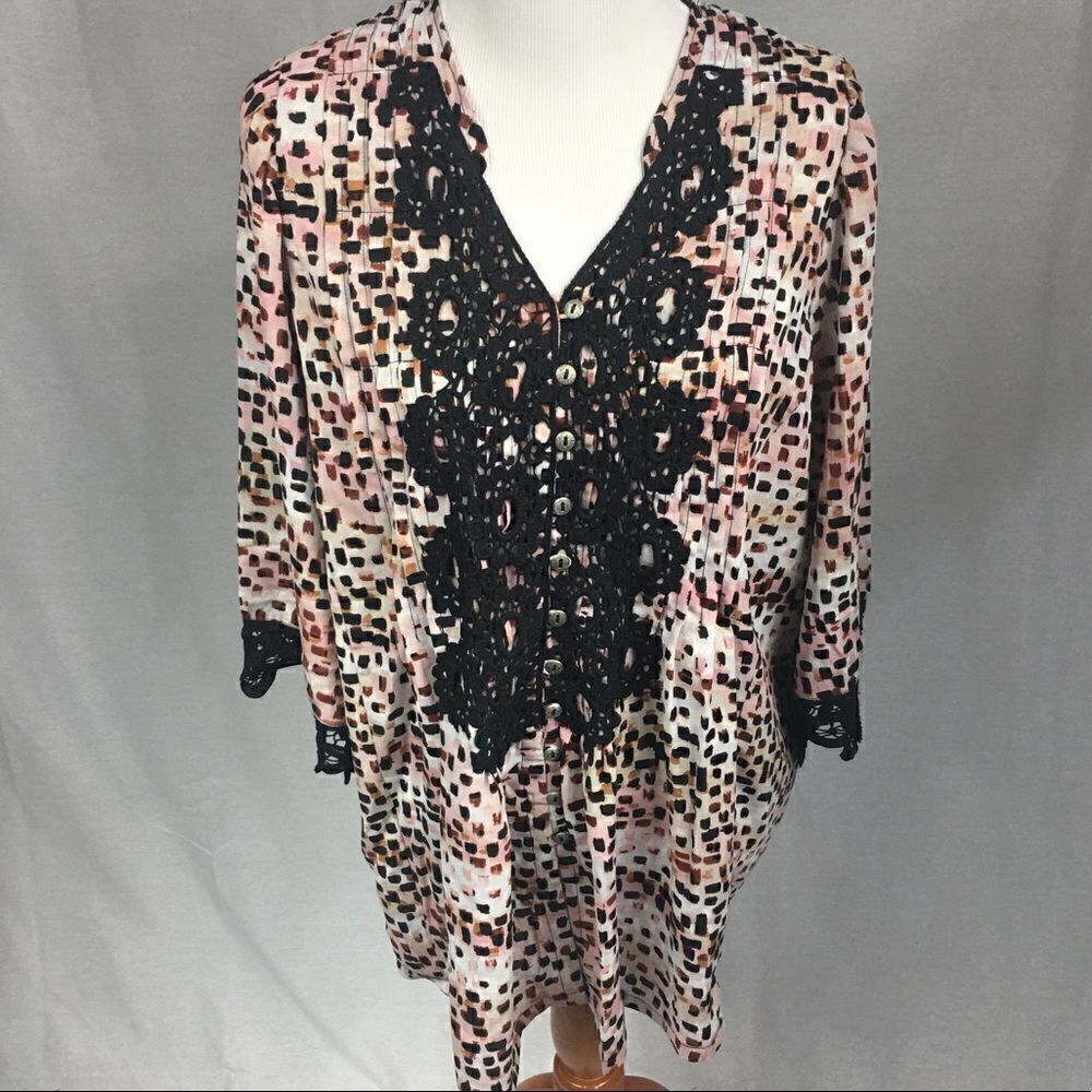 Denim 24/7 NWT 14W geo patterned long sleeved lightweight lace embellished top